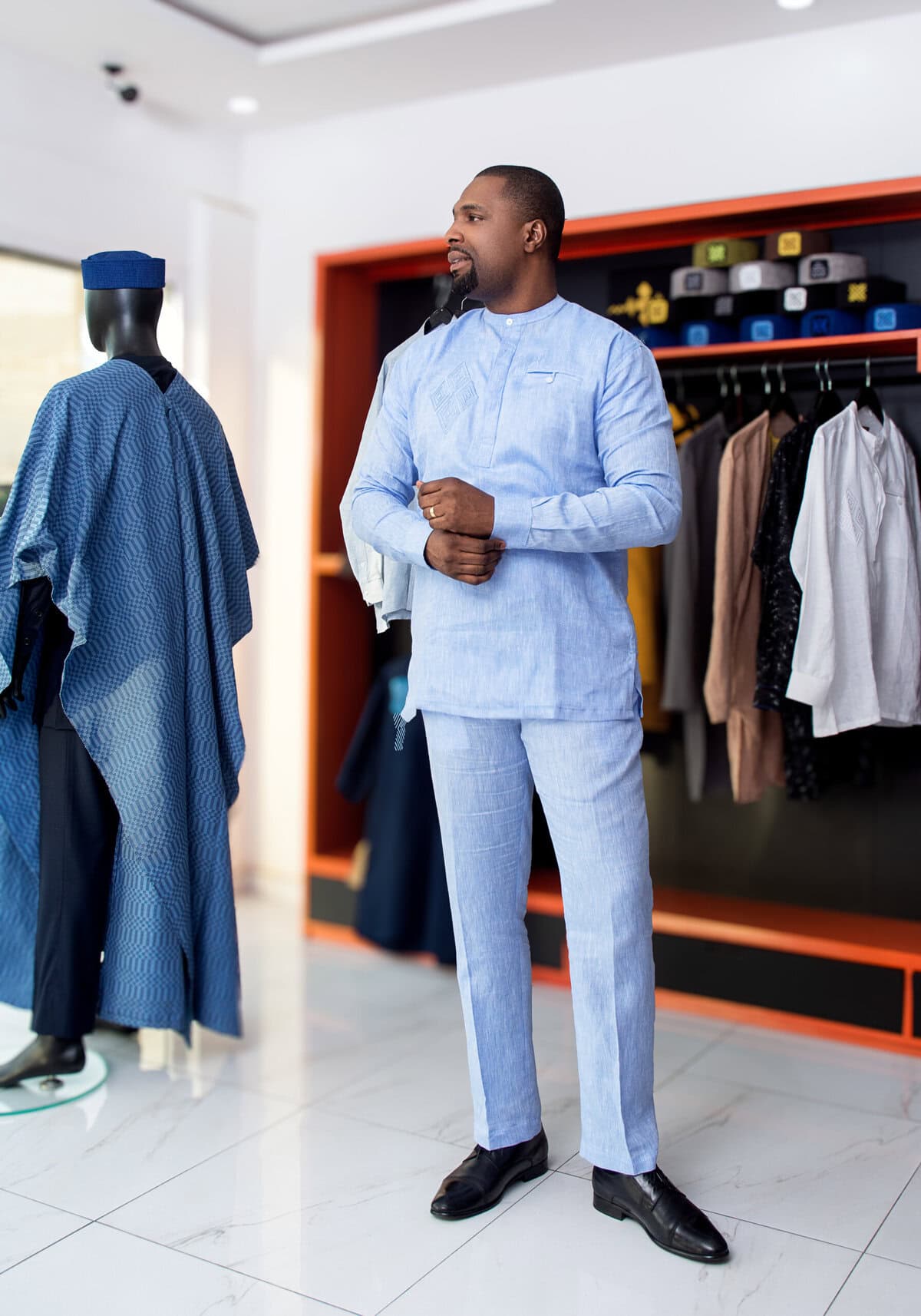 Ensemble tunique manches longues et pantalon en lin de couleur bleue