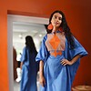 Long boubou brodé teinture à jet de couleur bleue