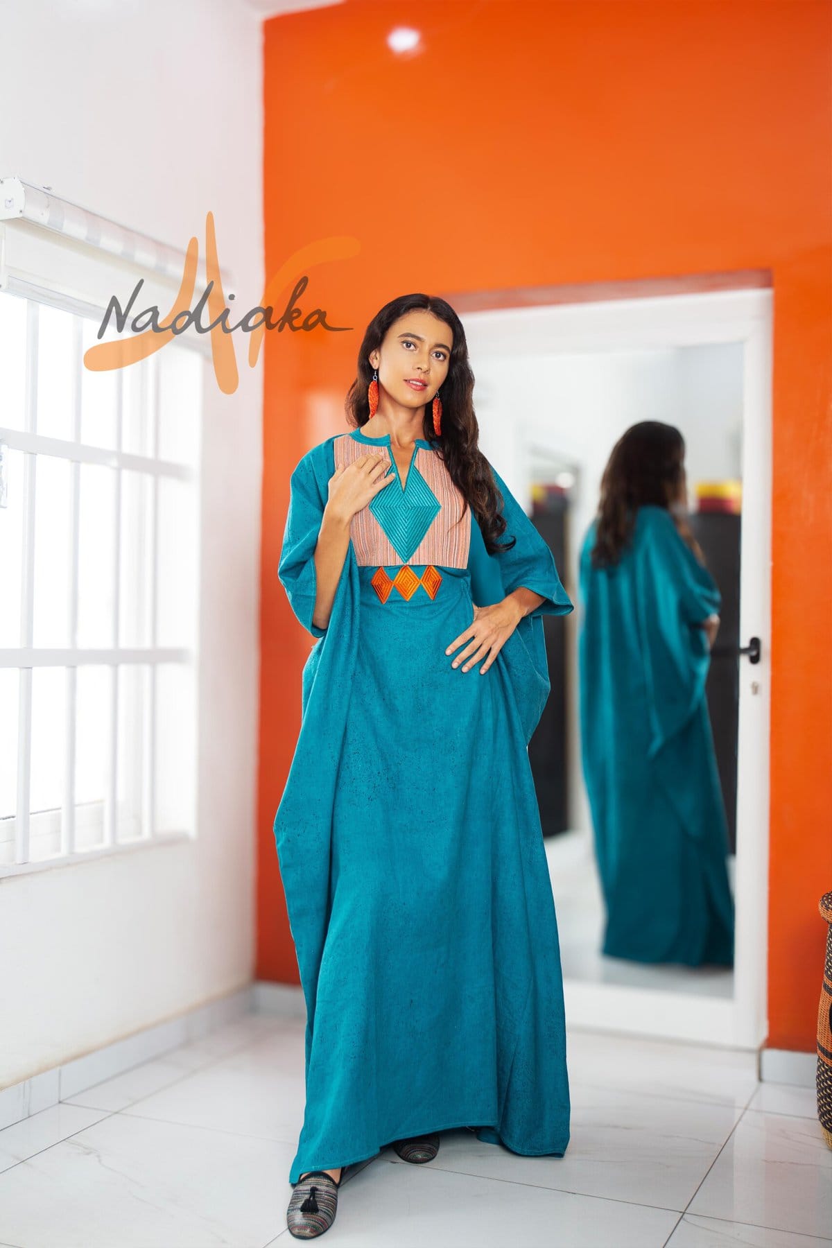 Long boubou brodé teinture à jet de couleur vert turquois