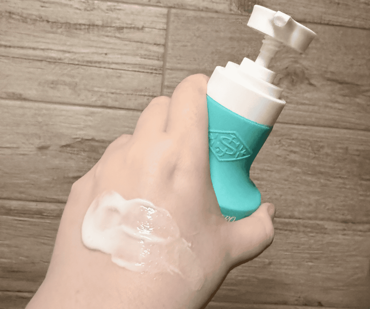 Sol de Janeiro Body Badalada '39 Moisture Melting Lotion in its blue bottle