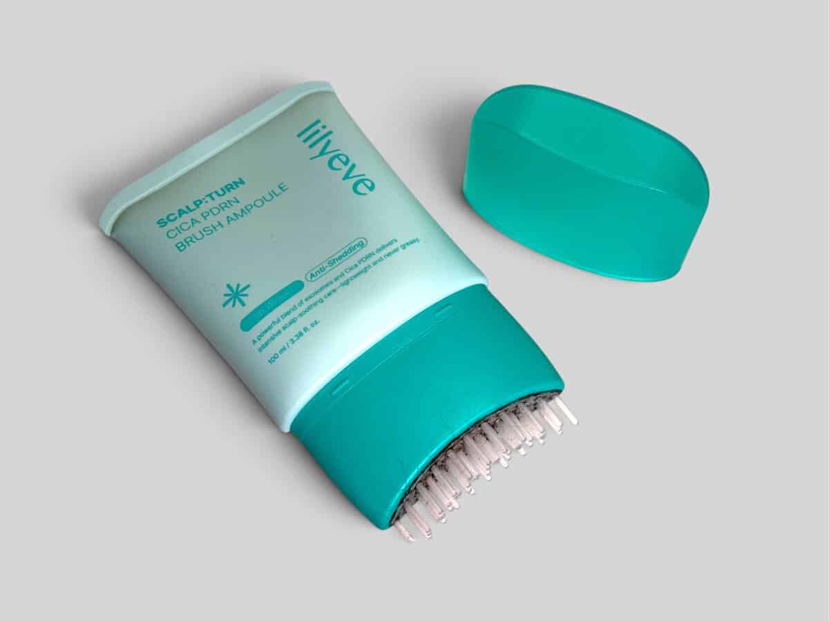 Lilyeve Scalp:Turn Cica PDRN Brush Ampoule with the cap off, showing the brush applicator