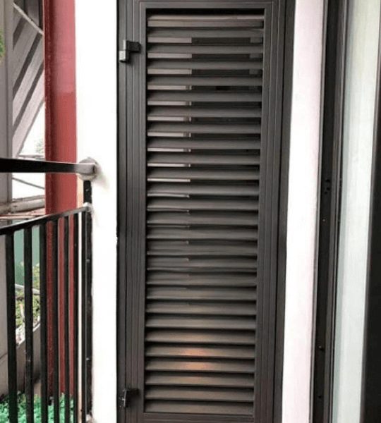 cửa chớp nhôm