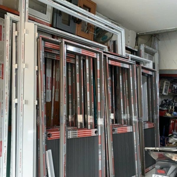 sản xuất thi công lắp đặt cửa nhôm kính thường