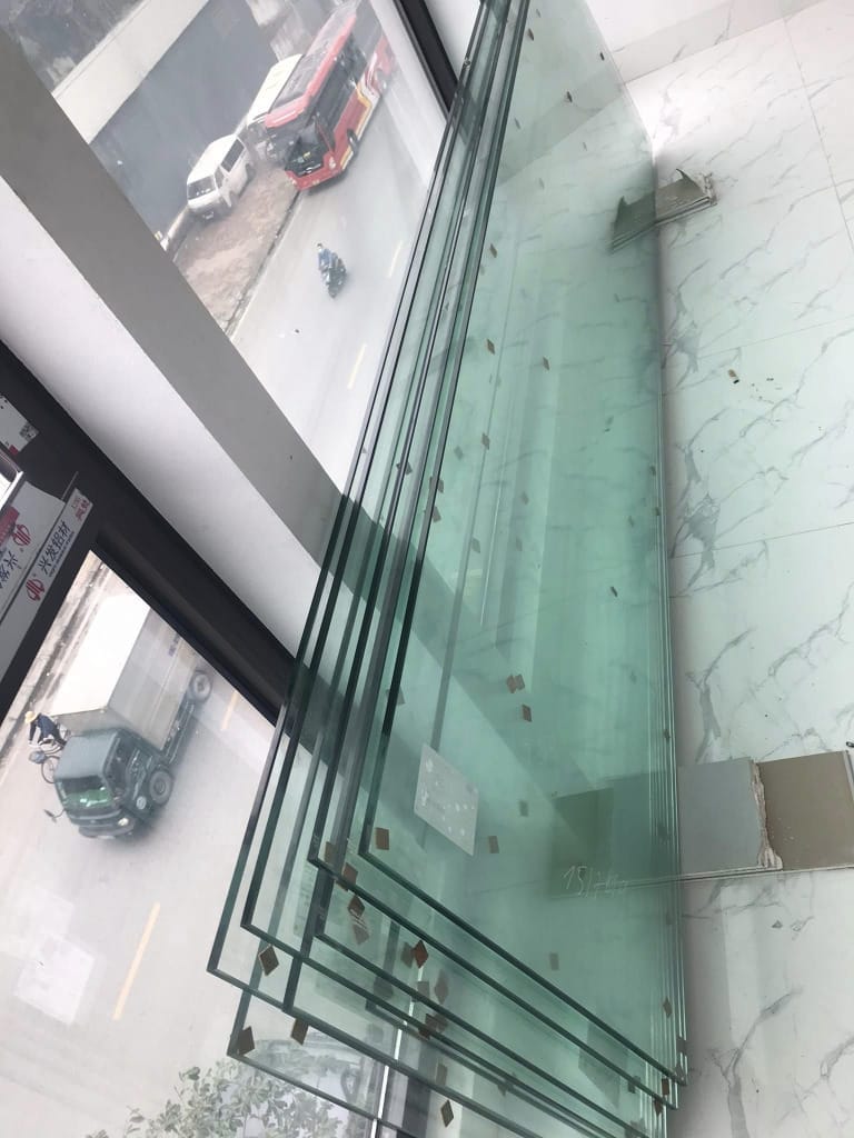 kính cường lực giá rẻ