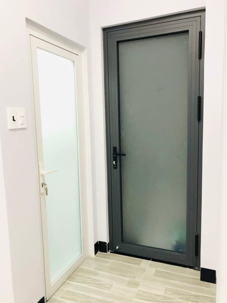 cửa nhôm xingfa nhà vệ sinh phòng toilet 1 cánh