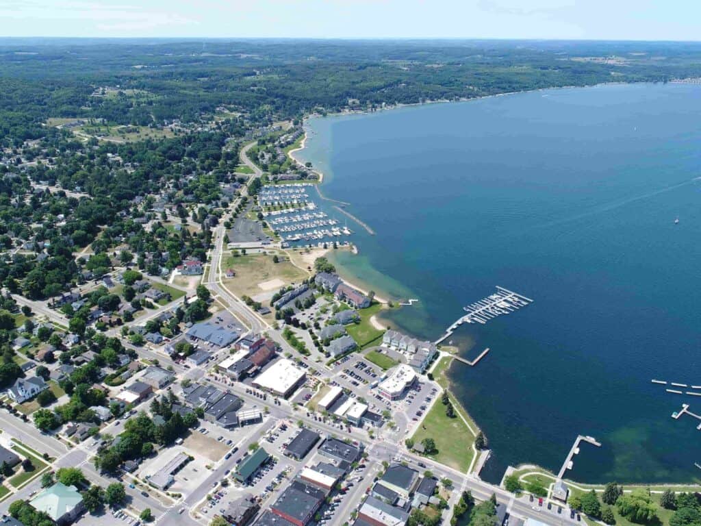 Best Neighborhoods and Locations to Stay