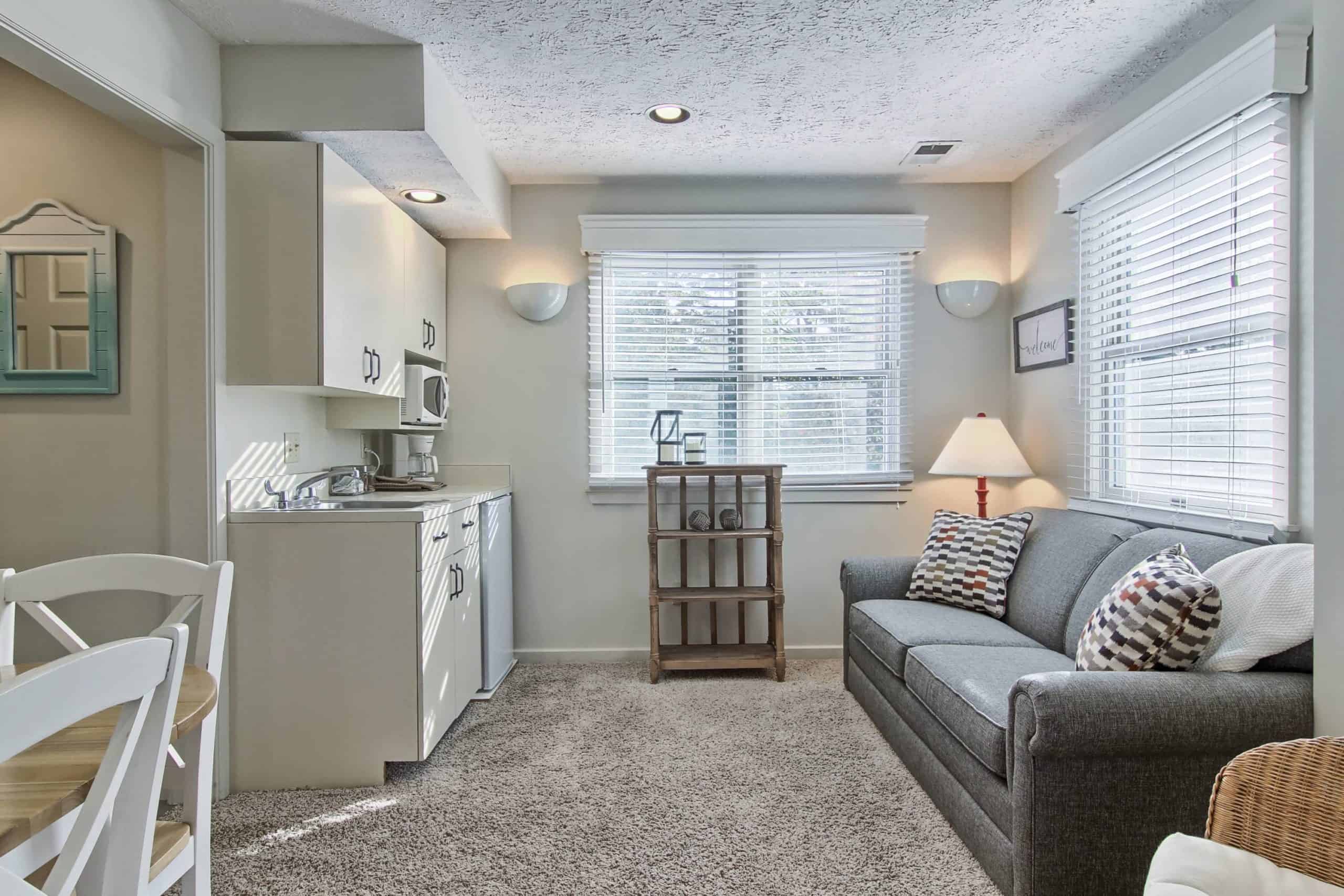 200 North Shore Inn
