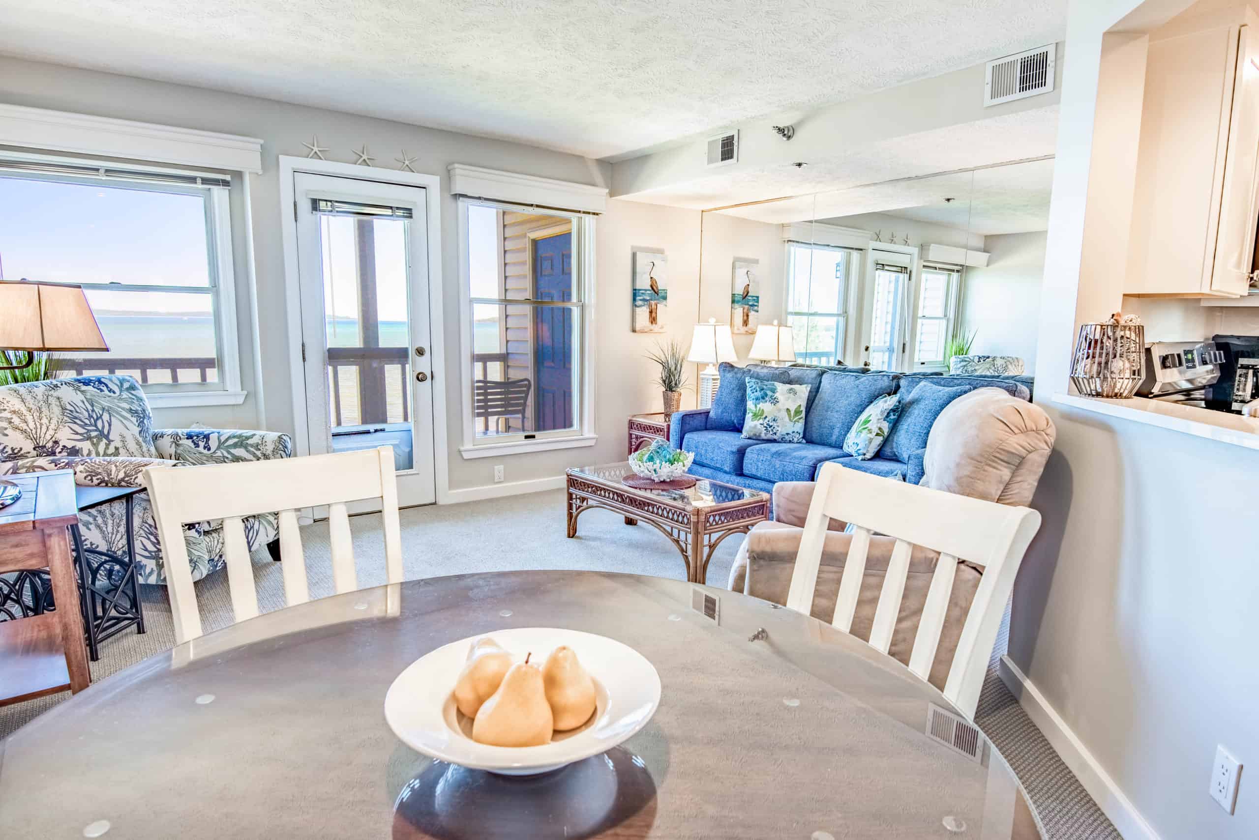 203 North Shore Inn
