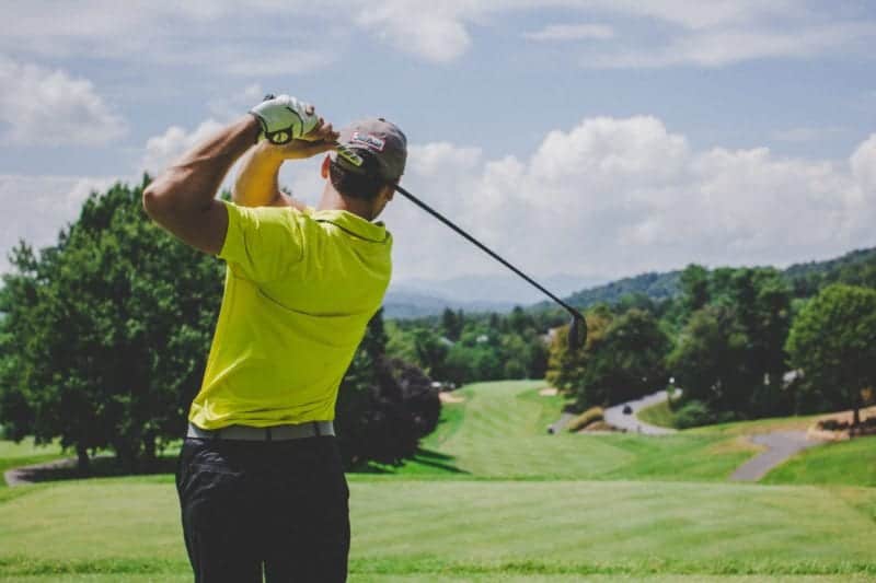 picture of a man golfing