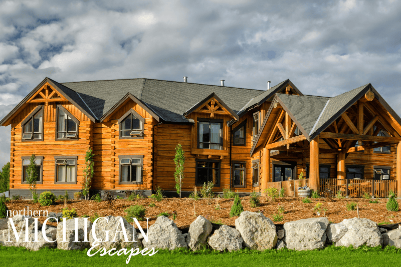 luxury-lodge-in-northern-michigan