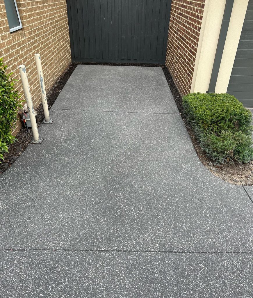 Concrete resurfacing Mount Martha – restored driveway with decorative coating and sealed non-slip finish