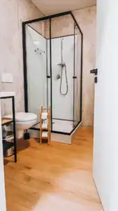 Barázdabillegető apartman fürdőszoba modern