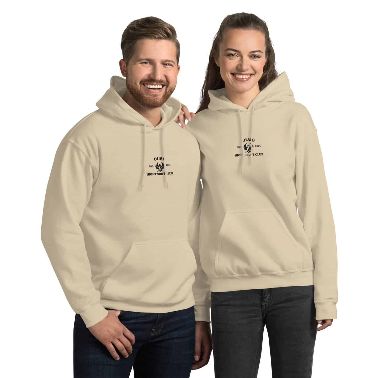Vêtement unisexe avec broderie Night Shit Club, parfait pour un style décontracté et tendance.