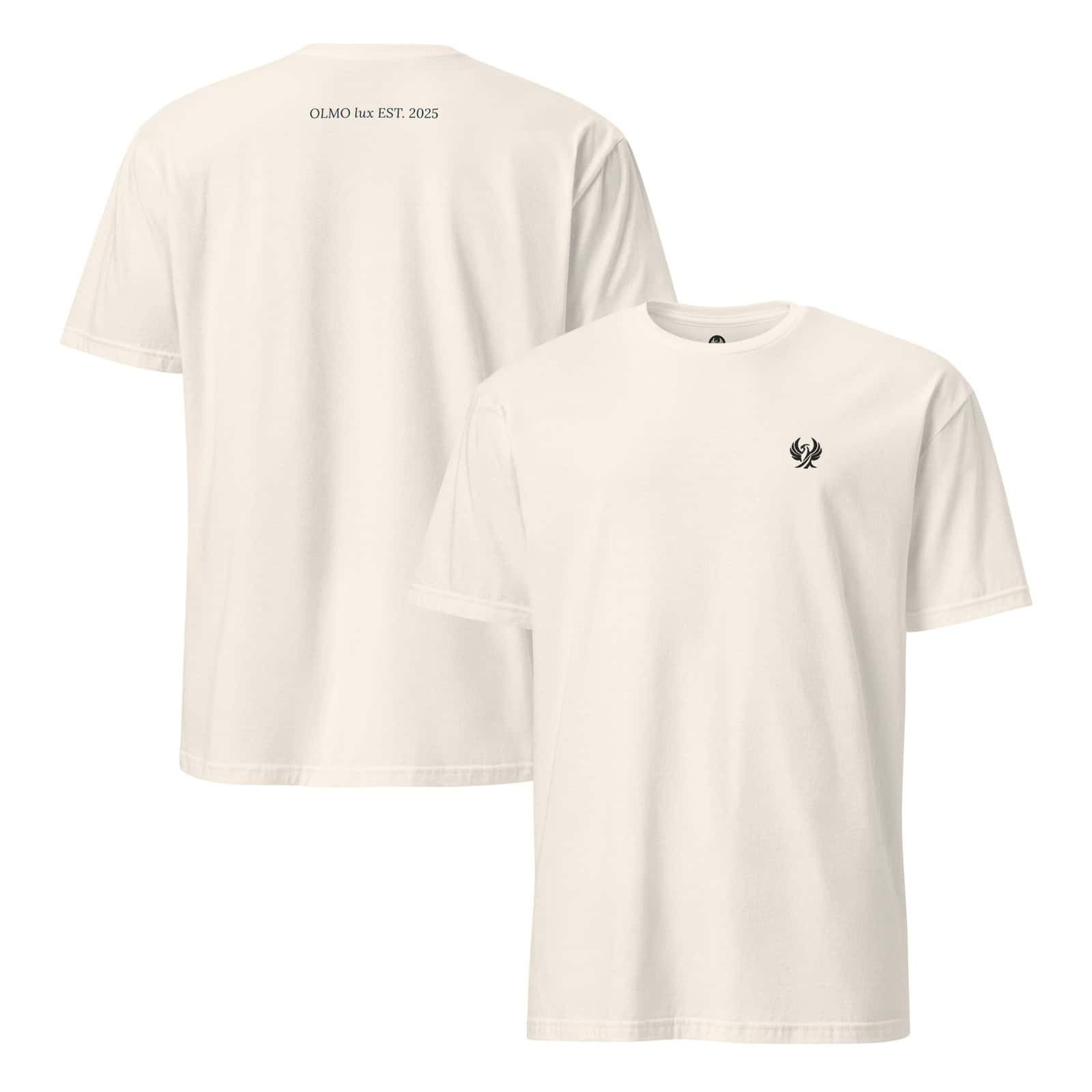 T-shirt signature OLMO lux en ecru avec broderie noire, parfait pour un style élégant et décontracté.