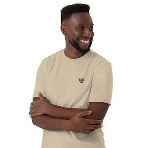 T-shirt beige brodé or avec logo OLMO lux, style élégant et sophistiqué.
