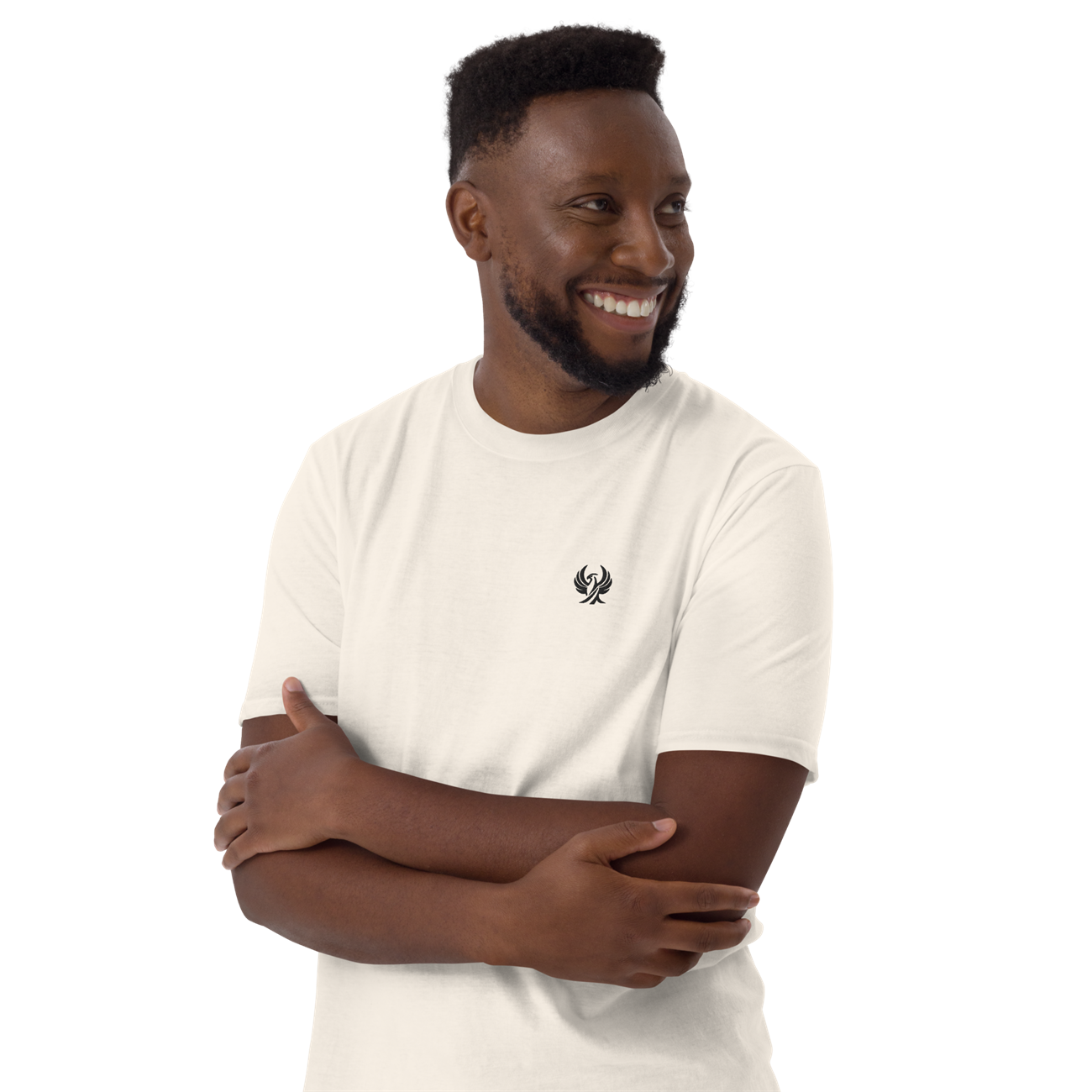 Homme portant le t-shirt OLMO lux écru, phénix brodé fil noir à la poitrine