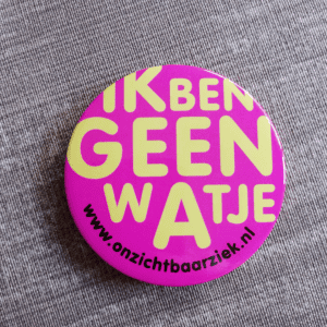 Button, Geen watje 56mm