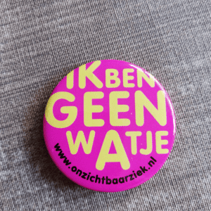 Button, Geen watje 44mm