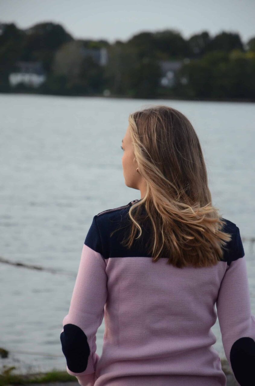 Pull marin femme bicolore rose et bleu marine – DIANA – Fabriqué en France – Image 3