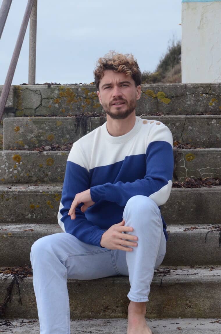 Pull marin homme bicolore bleu et blanc – ANA – Fabriqué en France – Boutons en olivier