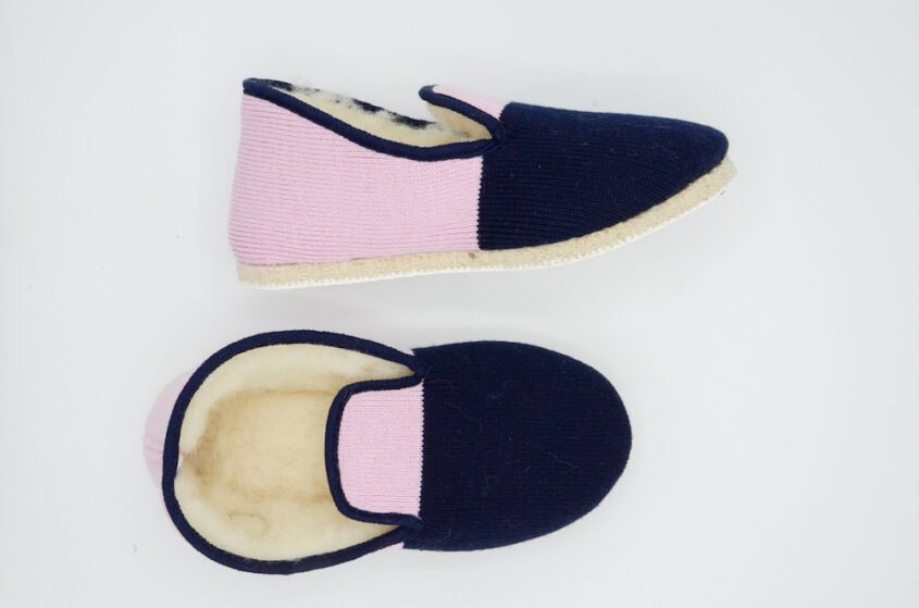 SIMONE – Chaussons mixte – Bicolore Marine / Rose – 50% laine / 50% acrylique – Confort Rivalin – Made in France – Image 3