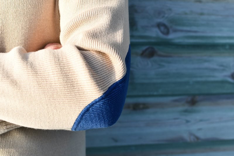 Pull marin homme beige – GEORGE – Fabriqué en France – Coudières bleues – Image 4