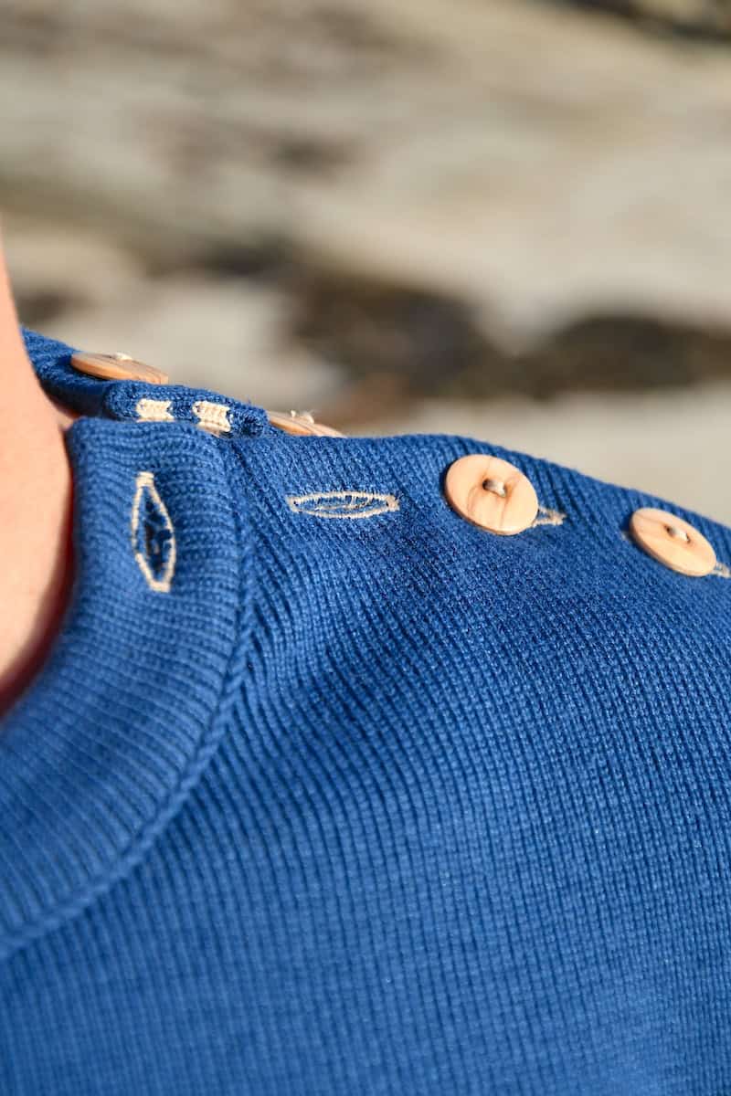 Pull Marin Homme Bleu Made in France – MOBY avec Coudières Beige – Image 3
