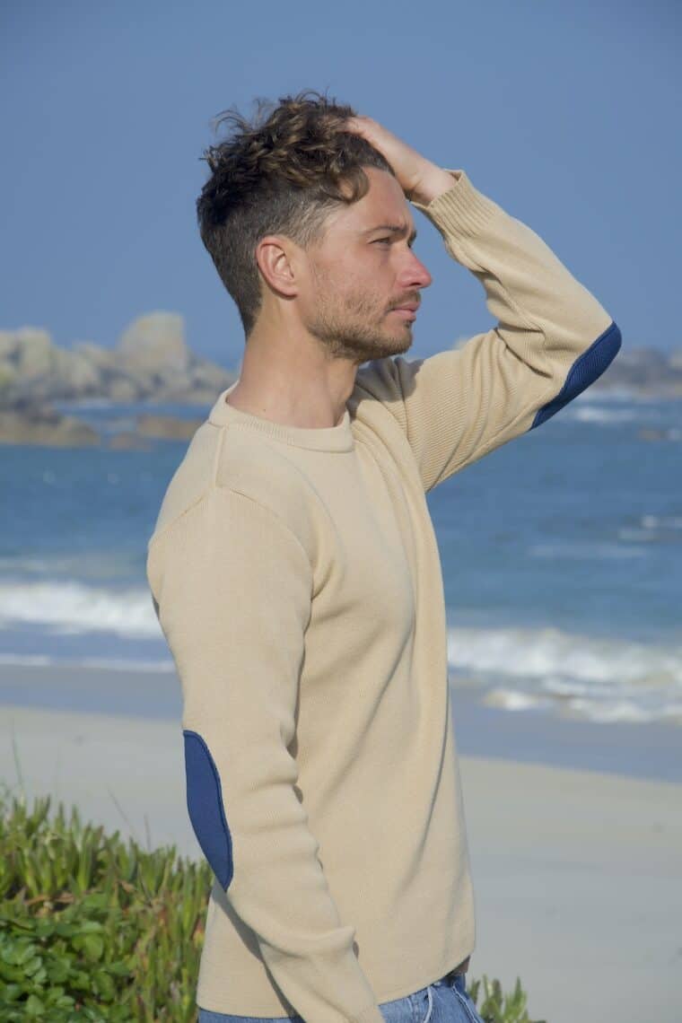 Pull marin homme beige – GEORGE – Fabriqué en France – Coudières bleues