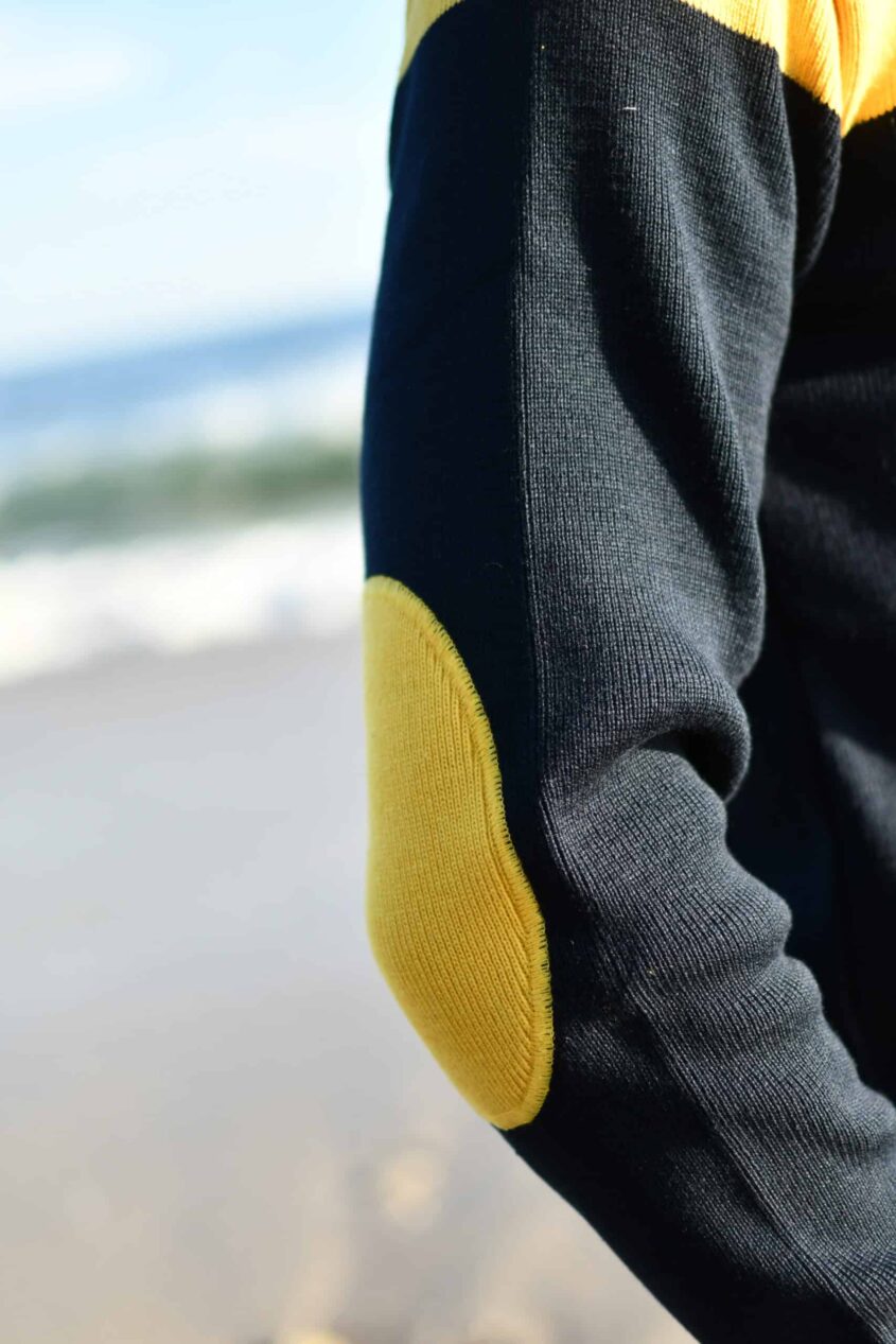 Pull marin homme bicolore – SANTIAGO – Fabriqué en France – Marine & jaune – Image 4