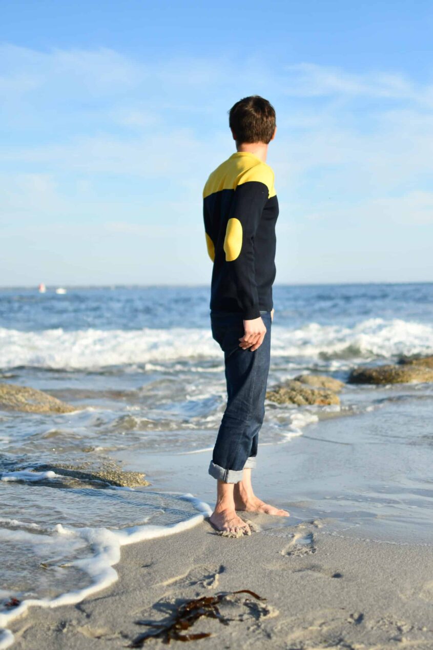 Pull marin homme bicolore – SANTIAGO – Fabriqué en France – Marine & jaune – Image 3
