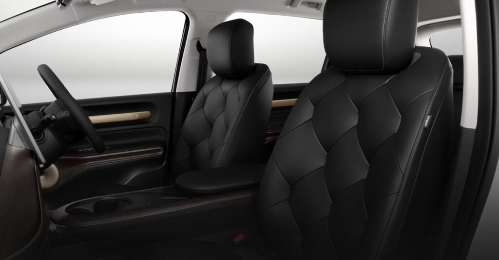 Front Seat New Cloud EV