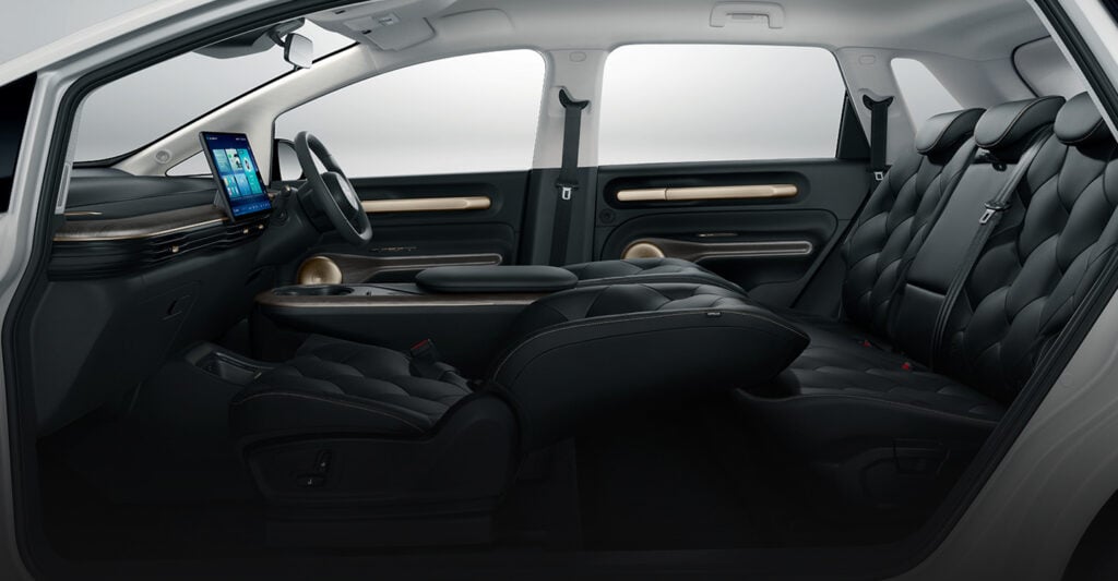 Sofa Mode with 135 degree Backseat Recline
