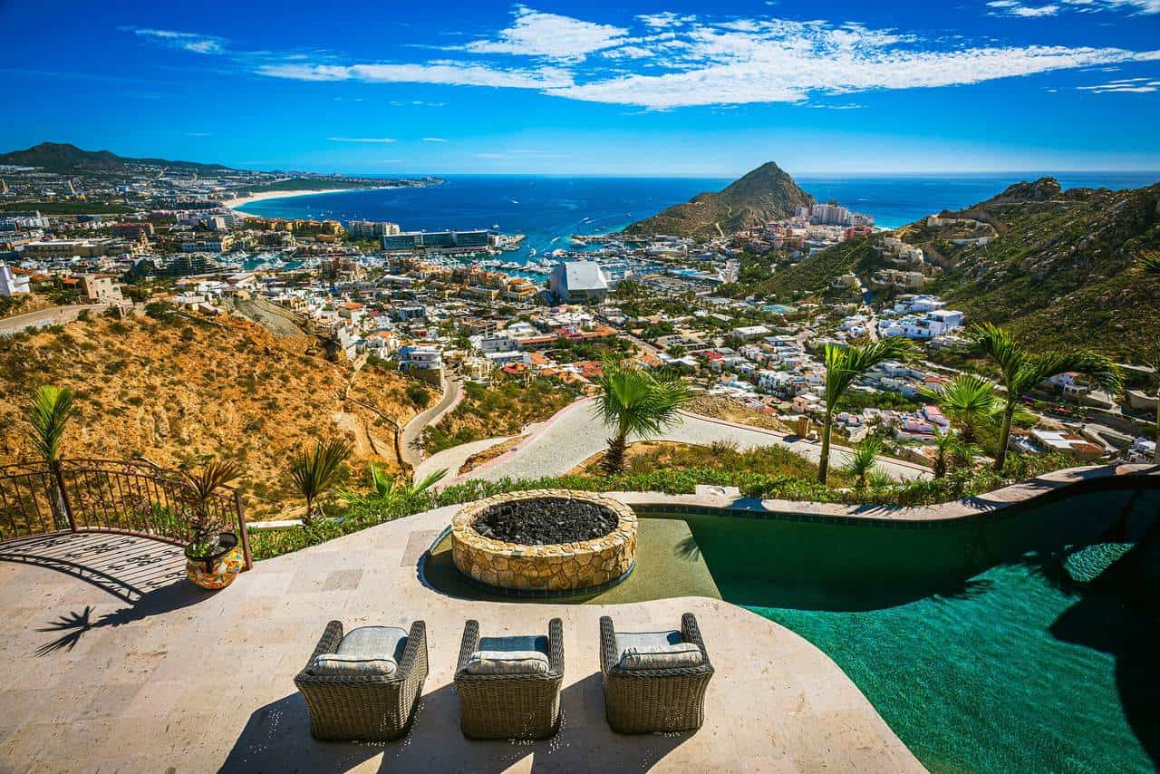 Pedregal Hillside Villa With Stunning Ocean Views And Luxurious Outdoor Seating Area. Perfect For Enjoying The Scenic Beauty Of Pedregal.