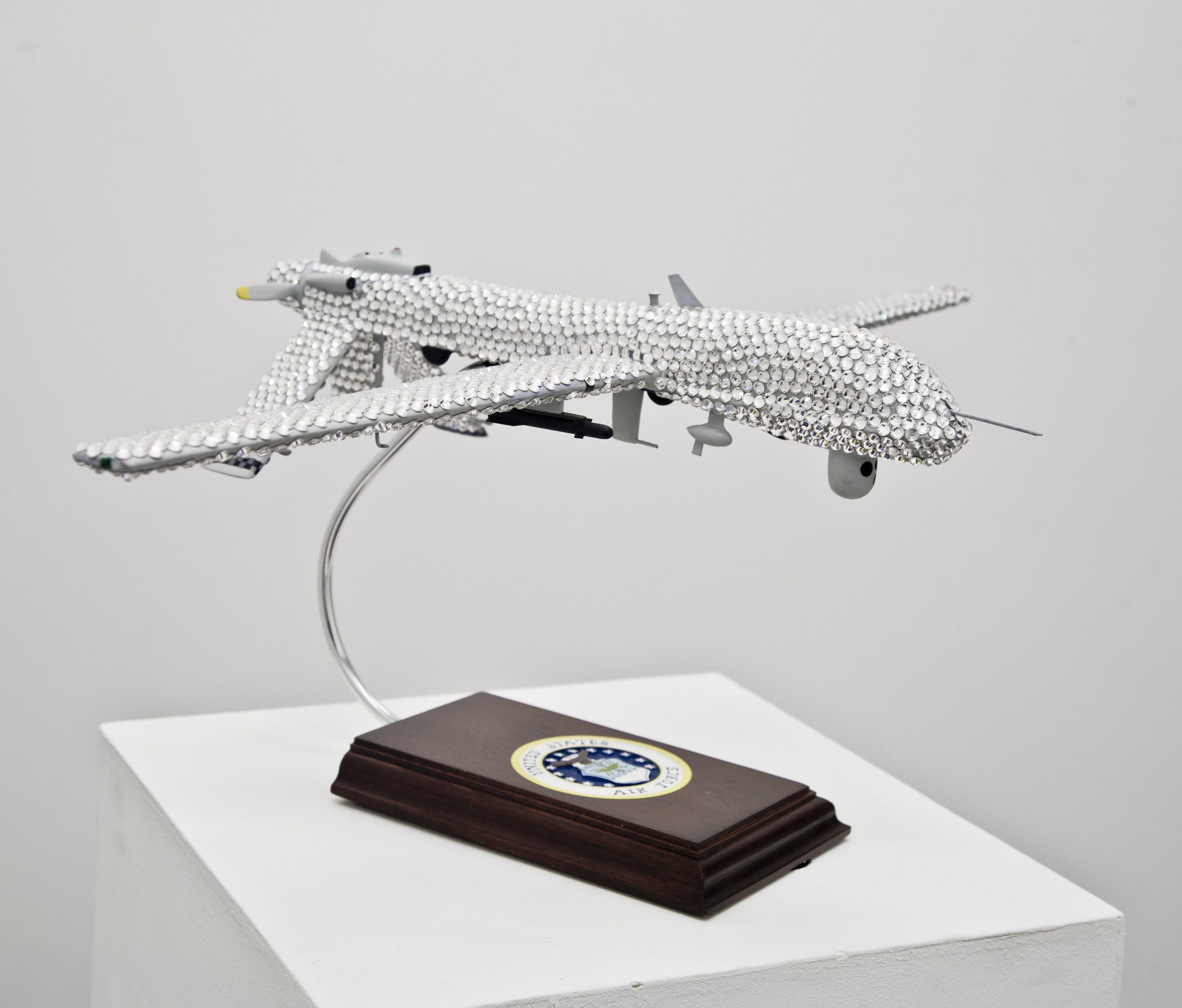Geroge Barber
The Rhinestone Drone in The Freestone Drone 1 February - 23 March 2013 waterside contemporary
http://waterside-contemporary.com
info@waterside-contemporary.com 2 Clunbury Str
London N1 6TT
+442034170159