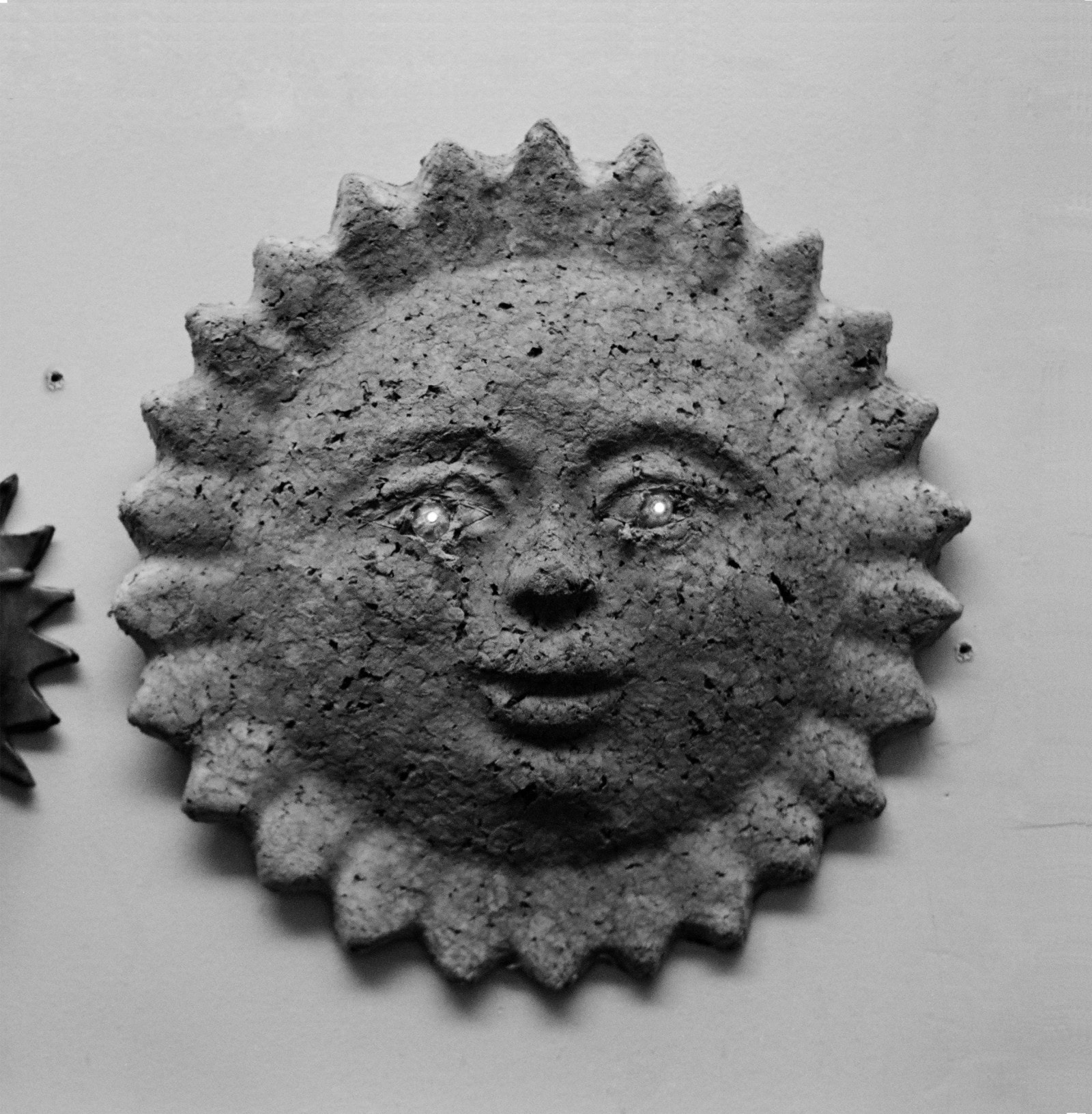Manfred Pernice, Megan Plunknett, >anticorpo< at Galerie Neu and Emalin ★★★★☆