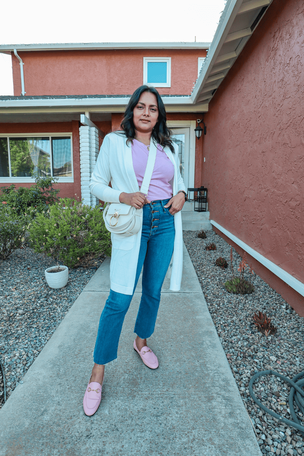 How To Look Chic in Jeans, T Shirt & Long Cardigan - A Step By Step Style Guide