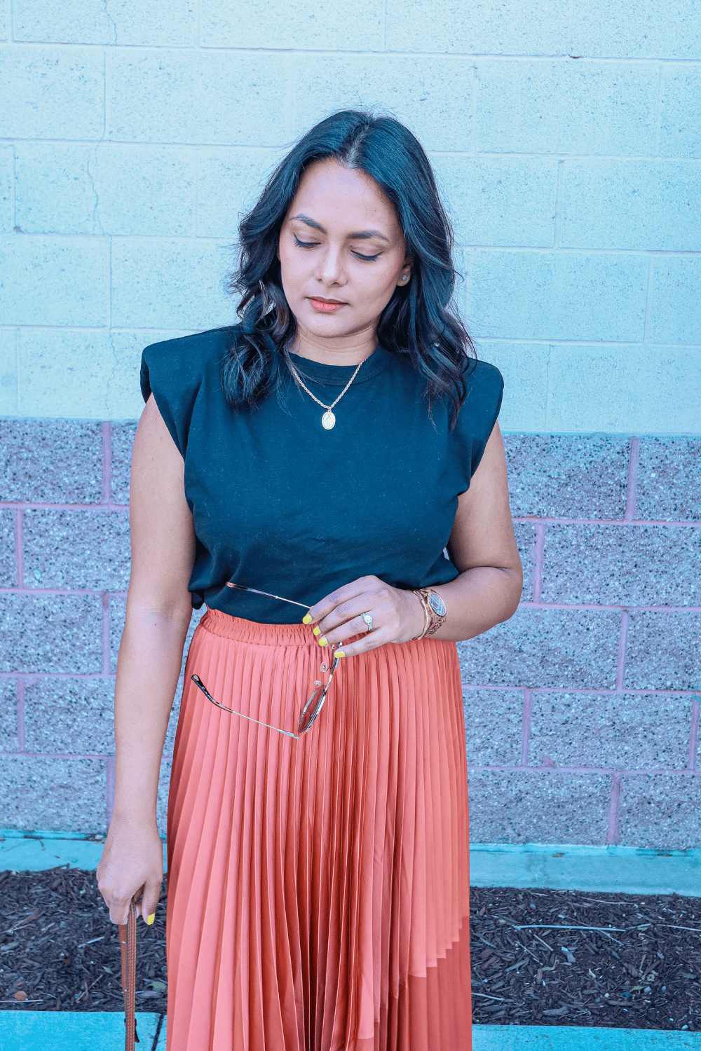 Your Ultimate Style Guide To Padded Shoulder T Shirts