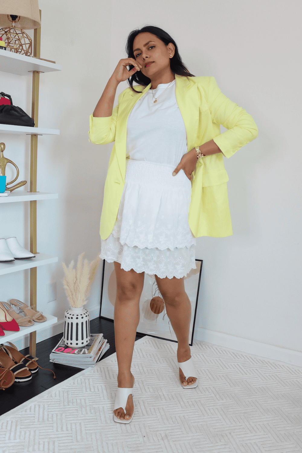 7 Effortless Chic Outfits for Summer with Colored Blazers