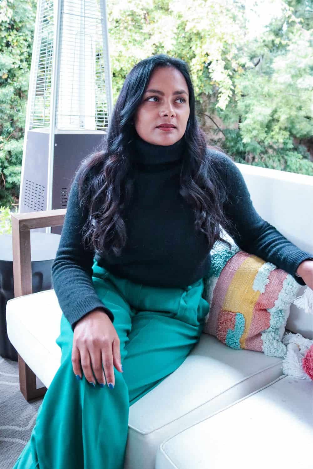 Best Black Turtleneck Cashmere Sweater For The Ultimate Power Look