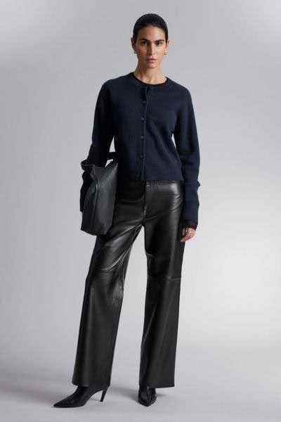 Crewneck Buttoned Cardigan