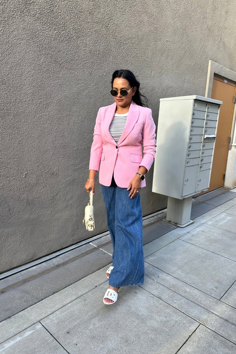 What to Wear to Work In Jeans - Blog Banner