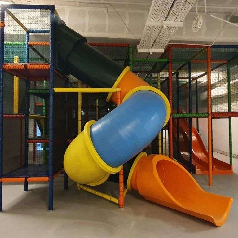 Beltéri játszóházi játéklabirintus - Spirálcsúszda