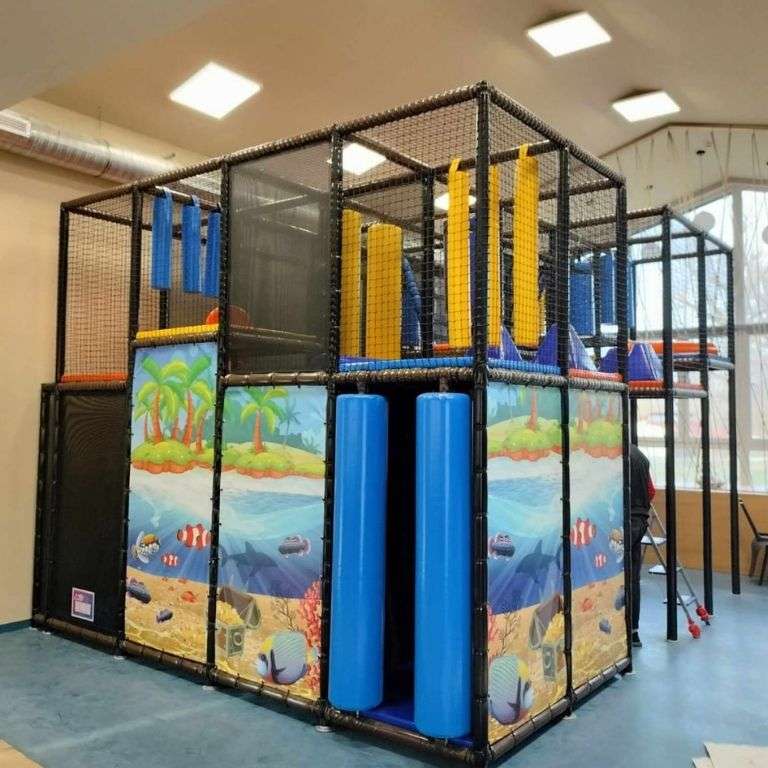 Tematikus beltéri Játszóházi játéklabirintus