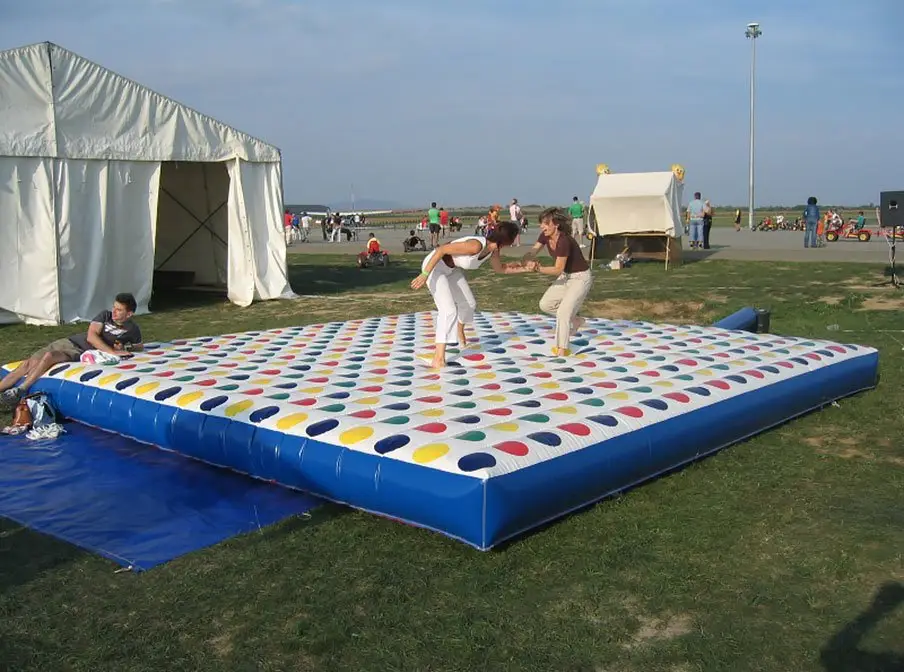 Twister felfújt játék