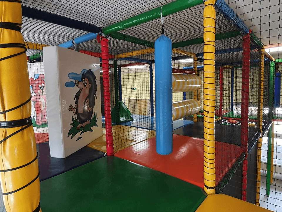 Beltéri játszóházi játéklabirintus