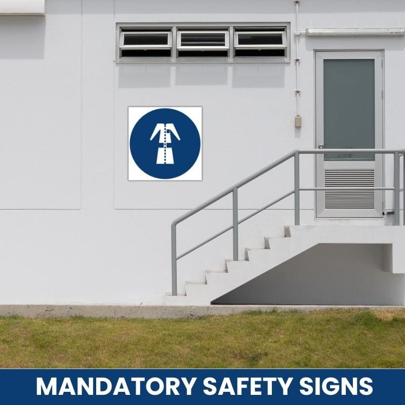 Lab Coats Shall Be Worn safety sign (MV 21)