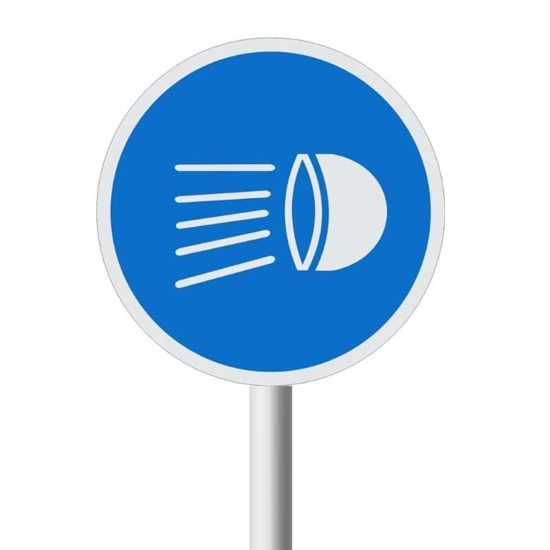 Switch Headlamps On road sign (R133)