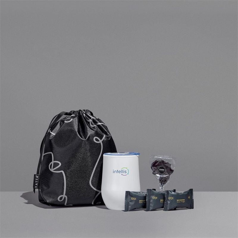 SOLID WHITE Yatta Snug Surprise Hamper