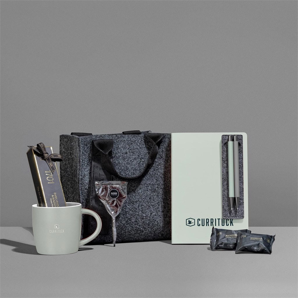 LIGHT GREEN Yatta Vogue Vibes Hamper