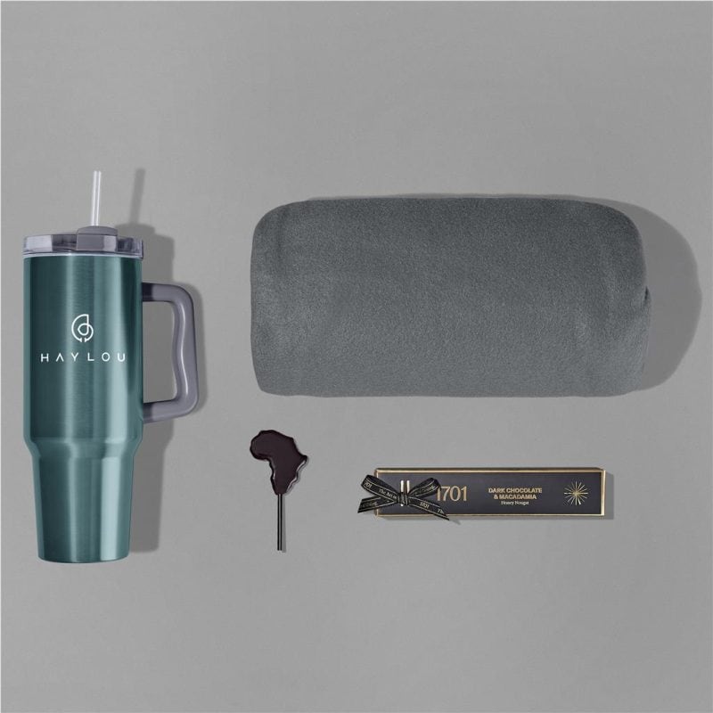 light turquoise Yatta Arctic Aura Hamper